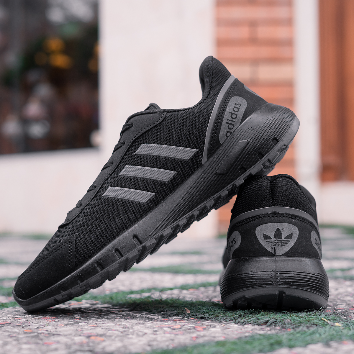 کفش ورزشی Adidas مردانه مشکی طوسی مدل Matikan