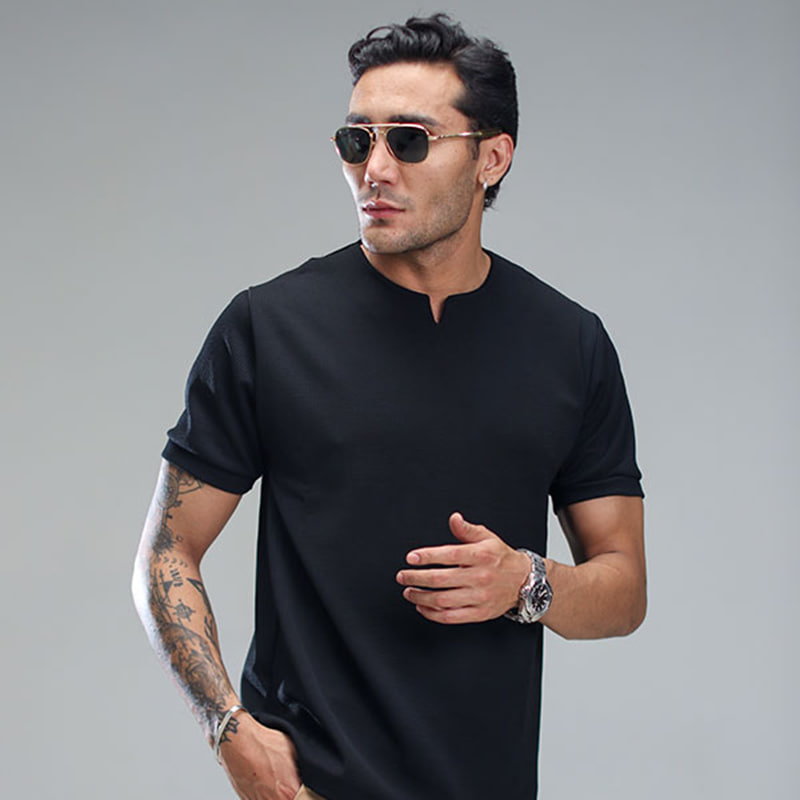 تیشرت آستین کوتاه یقه کوبایی مشکی مردانه مدل Asam