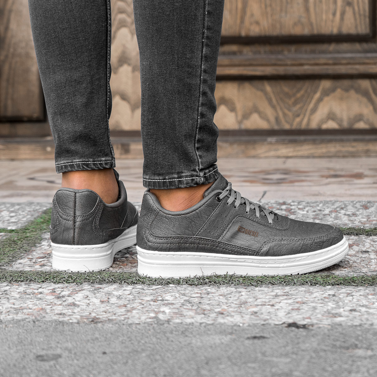 کفش اسپرت Disel مردانه طوسی تیره مدل Geranada-